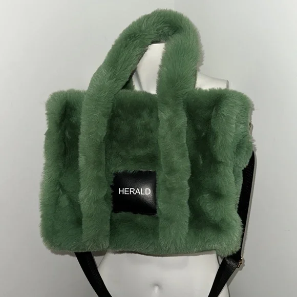 NWOT FAUX FUR HERALD BAG - Picture 2 of 8